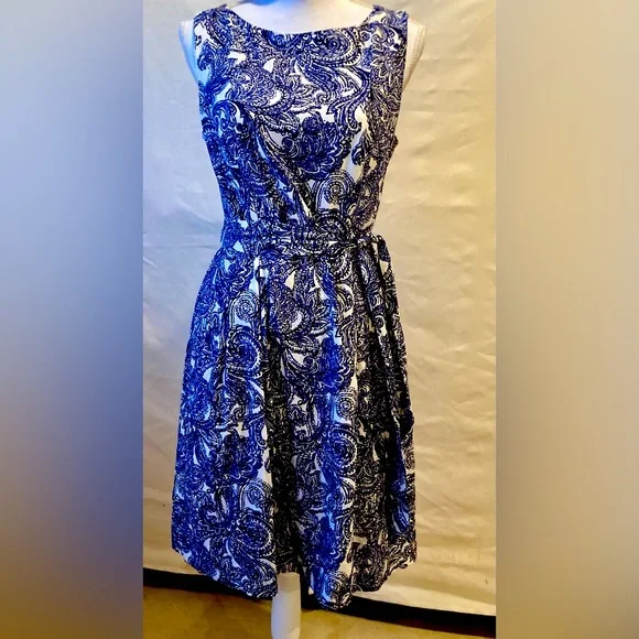 Anne Klein blue/white paisley dress Anne Klein blue/white paisley dress